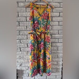 Talbots yellow tropical flowers and birds dress
Sz 4 EUC